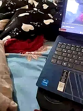 EMERKITHO_20_R's Webcam Show
