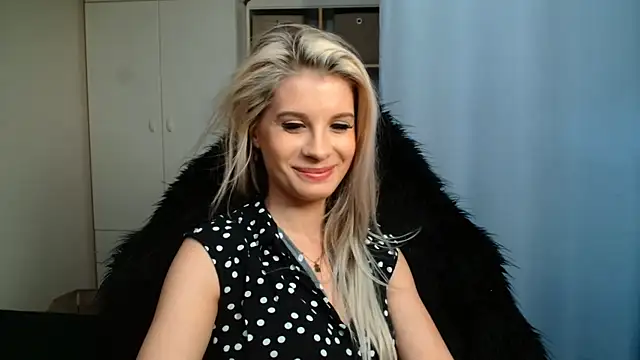 KristineGlow Adlı Modelin Canlı XXX Sohbeti