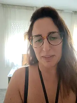 XXX chat uživo modela Maya_Brooke