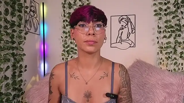 Chat +18 de MiaMorgan_ ao vivo