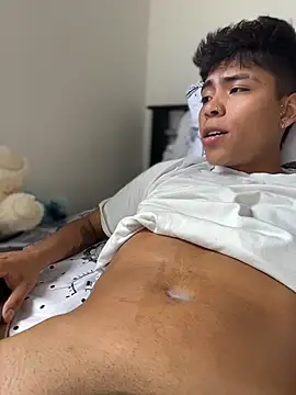 MaxiWildd Chat XXX live
