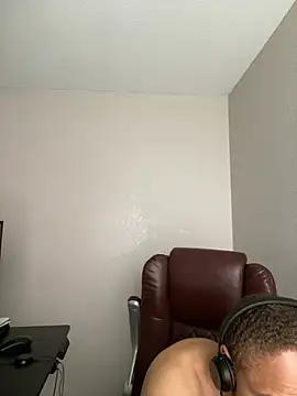 Fathero1time élő XXX-chatje