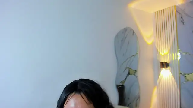 Megan_Reeves Adlı Modelin Canlı XXX Sohbeti