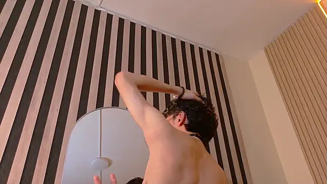 Twink_Sebas7 লাইভ XXX চ্যাট