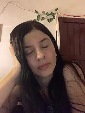 Estefani_32 Adlı Modelin Canlı XXX Sohbeti
