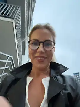LisaMurr live XXX chat