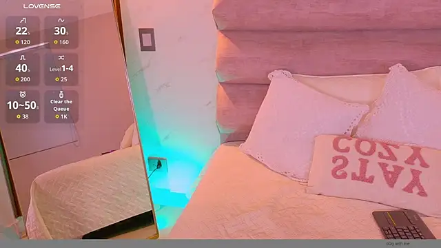 Charlott__18 – Naživo XXX chat