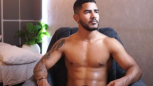 XXX chat uživo modela Reik_Vonn