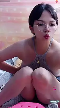 cutepets1 Adlı Modelin Canlı XXX Sohbeti