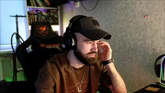 XXX chat uživo modela _Serious_Man