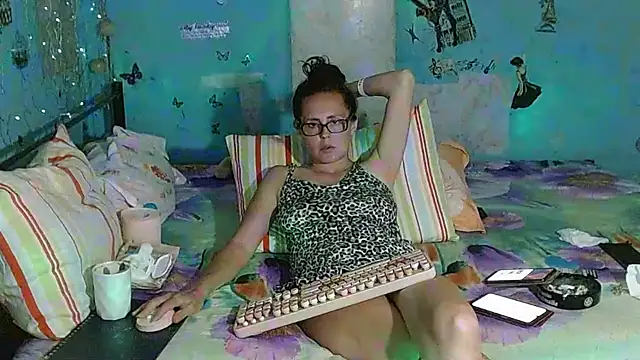 brighteyes77 live XXX chat