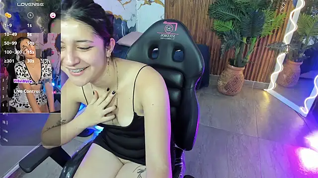 Zyra_tay's Live XXX Chat