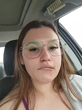 MrsJess Show in webcam