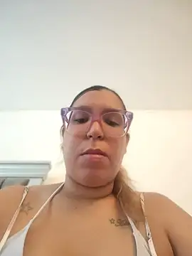 innocent1444 Show in webcam
