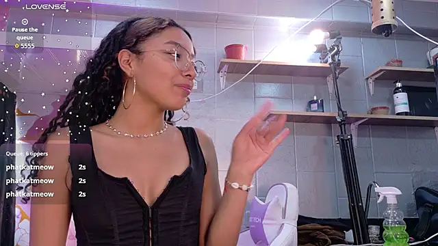 angeline_scot 现场XXX聊天