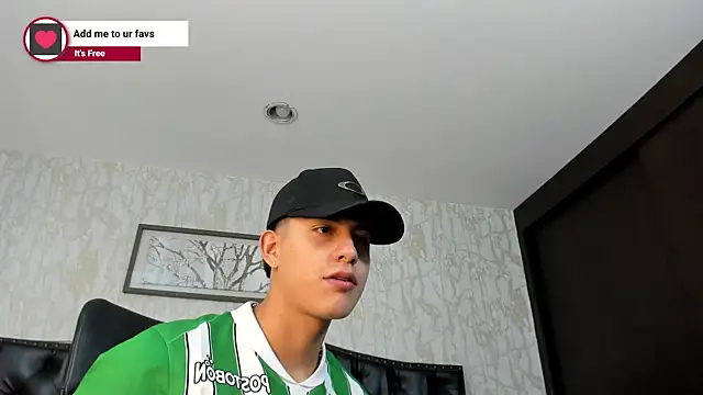 XXX chat uživo modela Lander_Cruz