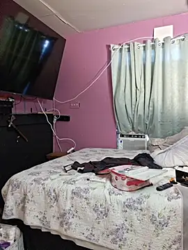 XXX chat uživo modela RicaSuave_69