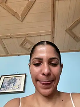 karlatiburcio's Live XXX Chat