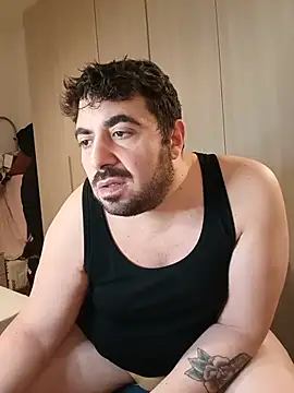 צ'אט XXX בשידור חי של bear_skinny