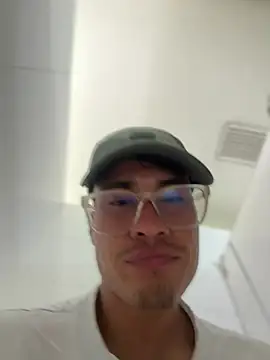 Chat XXX en directo de TavoHot_