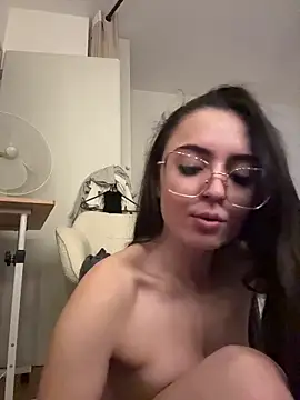 GiuliaDollx Adlı Modelin Canlı XXX Sohbeti