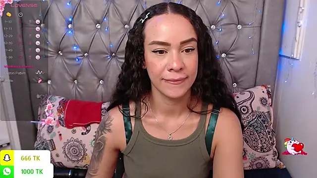 LAILAGUMMY live XXX chat