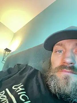 unfortunatelyunreal's Live XXX Chat