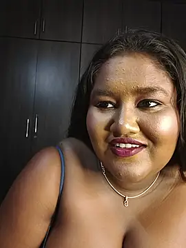 Chatroom XXX en direct de horny_diana