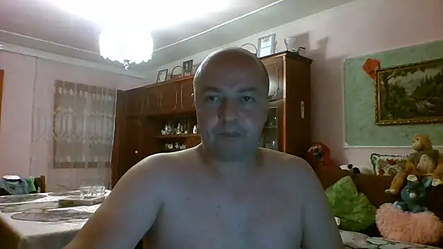 Luceriusbigass লাইভ XXX চ্যাট