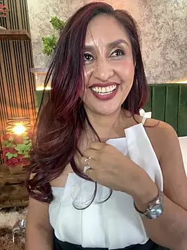MonicaMoret's Live XXX Chat