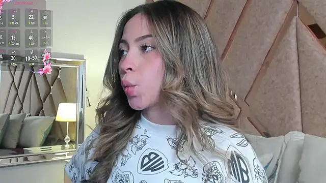 LuuluBerryn Live XXX chat