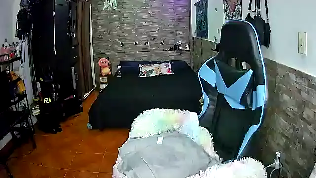 AngelaQueen_ Adlı Modelin Canlı XXX Sohbeti