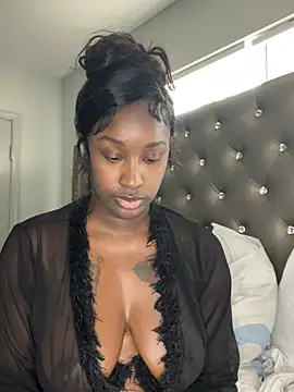 ToyaThick's Live XXX Chat