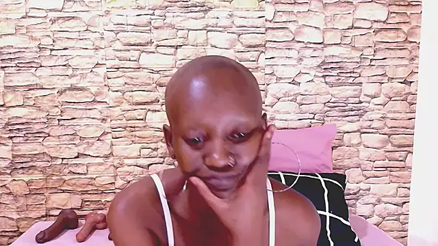 EbonyOlive69 Adlı Modelin Canlı XXX Sohbeti