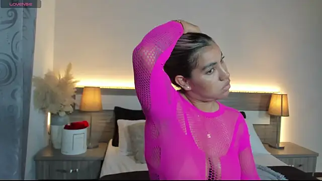 ZarahFoxx Chat XXX in diretta