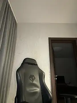 Evellyn: онлайн-секс-чат