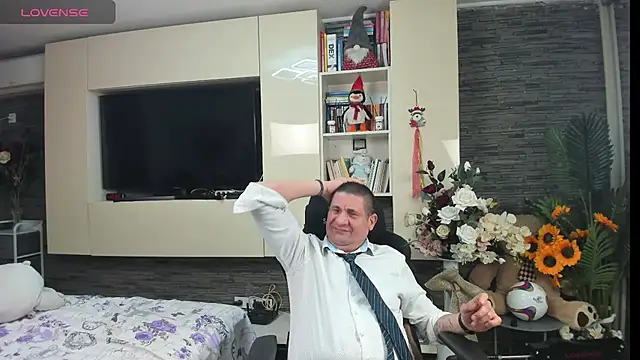 SpartacusDaddy48 Chat XXX live