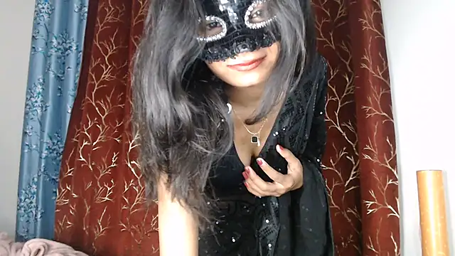 Virgin_Aisha Adlı Modelin Canlı XXX Sohbeti