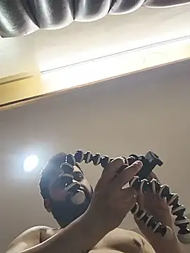 צ'אט XXX בשידור חי של king_akash2000