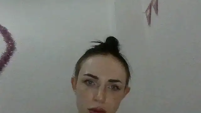 צ'אט XXX בשידור חי של Trinsy_Love