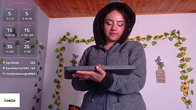 Chatroom XXX en direct de emiily_curly