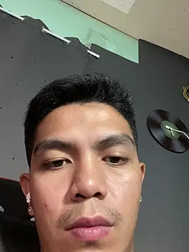 Hunky_paul 即時 XXX 聊天