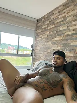 Chat +18 de zaiin_diesel ao vivo