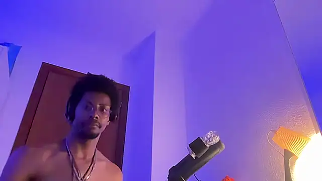 HoleBreeder's Live XXX Chat