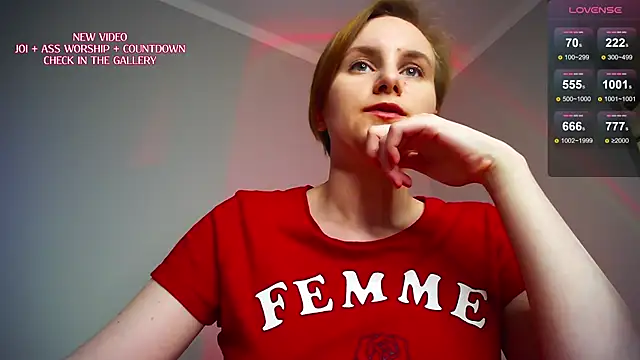 KinkyMissCherryのライブXXXチャット