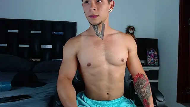 Онлайн чат XXX Erosscott_