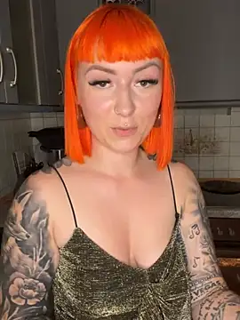 ScarletVixenLive Adlı Modelin Canlı XXX Sohbeti
