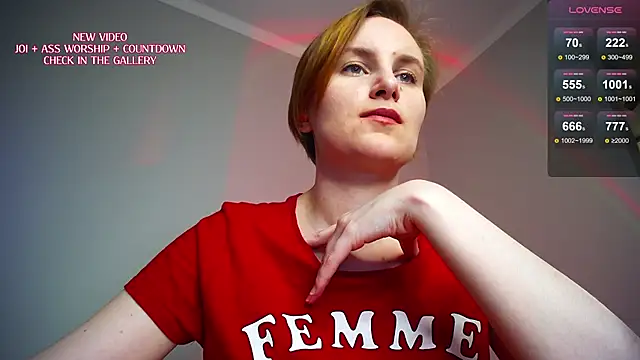 Chat XXX en directo de KinkyMissCherry