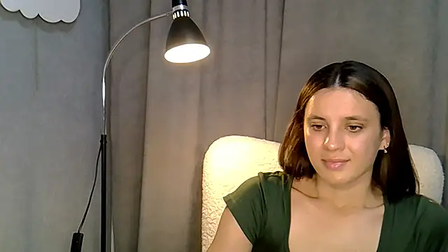 Chat +18 de KiraHoney ao vivo