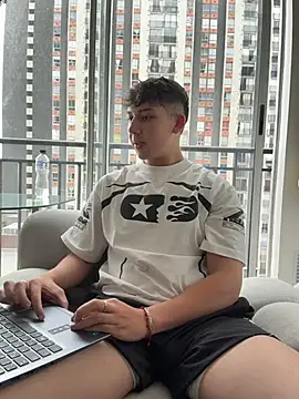 OLIVER_KのライブXXXチャット